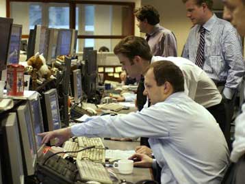 Παρέμβαση της ρωσικής κεντρικής τράπεζας στις αγορές στηρίζει το ρούβλι