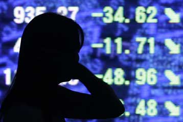 Σημαντική πτώση ξανά στην Ευρώπη, περιορισμένα κέρδη στις ΗΠΑ