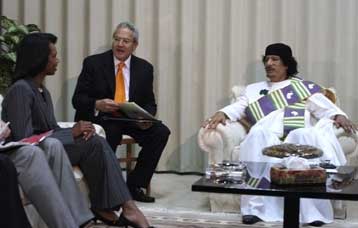 Σε «νέα φάση» οι σχέσεις ΗΠΑ-Λιβύης λέει η Ράις μετά τη συνάντησή της με τον Καντάφι