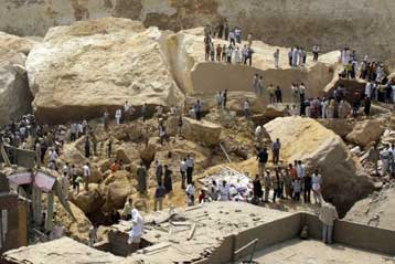 Πολύνεκρη κατολίσθηση σε παραγκούπολη έξω από το Κάιρο