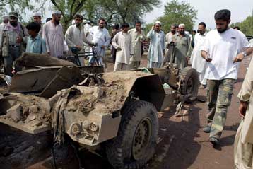 Τριάντα τρεις νεκροί στο Πακιστάν σε επίθεση αυτοκτονίας