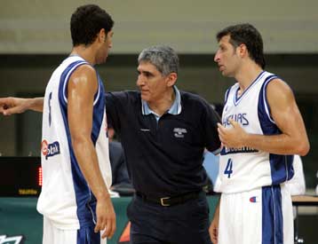 Παπαλουκάς ο αρχηγός, Βασιλόπουλος ο… υπαρχηγός