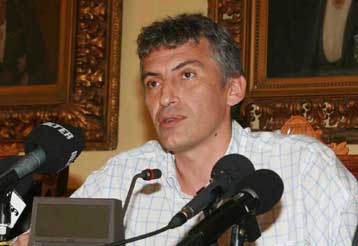 Αμεση επιχορήγηση 2.800.000 ευρώ για τα σχολεία του Πειραιά ζητά ο Παν.Φασούλας