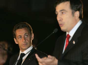 Μη αποχώρηση των ρωσικών δυνάμεων θα έχει «συνέπειες» για την ΕΕ, λέει ο Σαρκοζί