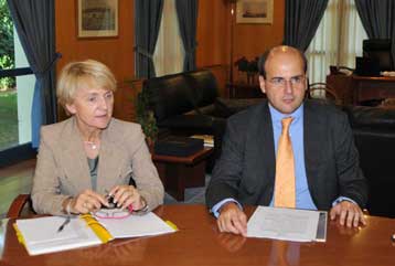 Για το πρόγραμμα ανασυγκρότησης του ΟΣΕ ενημέρωσε ο Κ.Χατζηδάκης την Ντ.Χούμπνερ