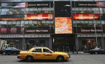 «Θρίλερ» με την εξαγορά ποσοστού στην Lehman Brothers, «βουτιά» 45% στη μετοχή