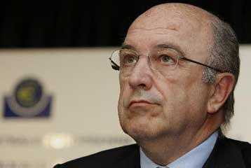 Στο 1,3% αναθεωρεί η Κομισιόν την πρόβλεψη της για την ανάπτυξη της ευρωζώνης το 2008