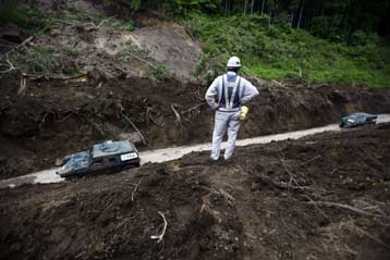 Δύο ισχυρότατοι σεισμοί 7,2 και 7,6 Ρίχτερ συγκλόνισαν Ιαπωνία και Ινδονησία