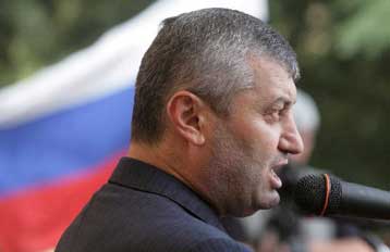 Ανασκευάζει ο ηγέτης της Νότιας Οσετίας τα περί ένωσης με τη Ρωσική Ομοσπονδία