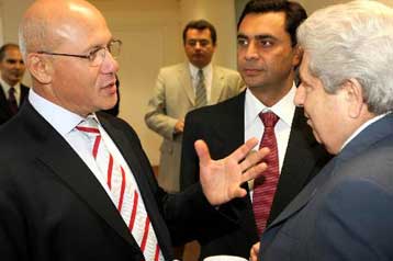 Παραγωγική χαρακτηρίζει ο ΟΗΕ την πρώτη επί της ουσίας συνάντηση Χριστόφια-Ταλάτ