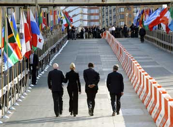 Κοινή εμφάνιση Ομπάμα-ΜακΚέιν στο Σημείο Μηδέν για τα θύματα της 11ης Σεπτεμβρίου