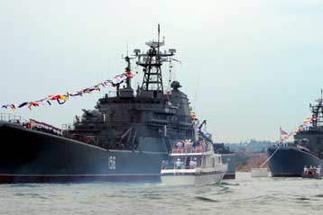 Μεγαλύτερη ναυτική παρουσία στη Συρία σχεδιάζει η Μόσχα και προειδοποιεί για το Ιράν