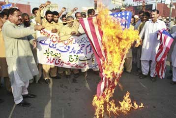 Φωνές για απόσυρση του Πακιστάν από τον πόλεμο κατά της τρομοκρατίας