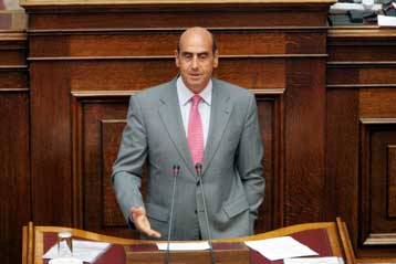 Εξελίξεις στο πολιτικό σκηνικό φέρνει η παραίτηση Βουλγαράκη