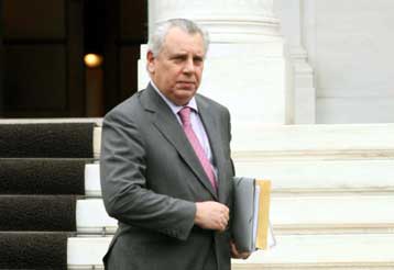 Ορκωμοσία Παπαληγούρα στη θέση του παραιτηθέντα Γ.Βουλγαράκη