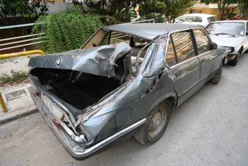 Ζημιές σε τουλάχιστον 20 αυτοκίνητα από «τρελλό» φορτηγό