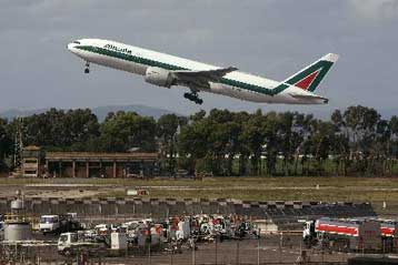 Τελευταία προσπάθεια για τη διάσωση της Alitalia