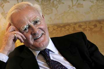 Κοντά στην αυτομόληση στη Σοβιετική Ένωση δηλώνει ότι βρέθηκε ο Τζον Λε Καρέ