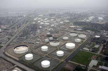 Ανησυχία για ελλείψεις στα καύσιμα στις ΗΠΑ μετά το πέρασμα του κυκλώνα Αικ