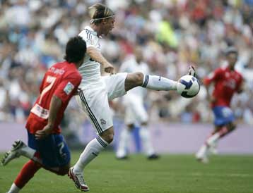 Βασιλική νίκη για τη Ρεάλ με γκολ Νο… 5.000 στο πρωτάθλημα