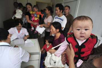 Δύο βρέφη έχασαν τη ζωή τους στην Κίνα εξαιτίας επιμολυσμένου γάλακτος