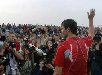 Ο Ζελέζνι διευθυντής στο μίτινγκ κλειστού της Πράγας