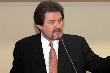 Πάνω από 60 τόνους ακατάλληλων προϊόντων κατέσχεσε η Νομαρχία Πειραιά