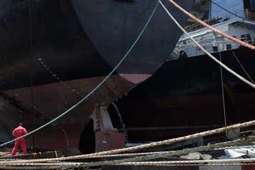 Παρέμβαση εισαγγελέα για τη ρύπανση στο Πέραμα ζητά ο δήμαρχος της περιοχής