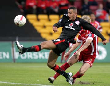 Γκολ με «fair play» και… μισή πρόκριση για τον Ολυμπιακό στη Δανία