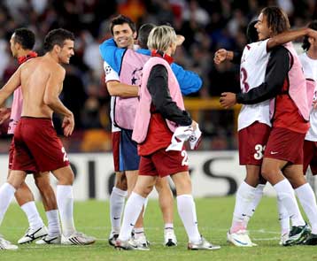 Τίναξε την μπάνκα στον αέρα η Κλουζ, τέσσερα ποτήρια Μπορντό για την Τσέλσι