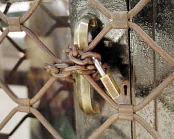 Ματαιώνονται οι εκδηλώσεις για την «Ημέρα Ελληνικού Εμπορίου» λόγω των φορο-μέτρων