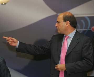 «Νέο εθνικό έγκλημα» το σχέδιο Χατζηδάκη για την ΟΑ, λένε αντιπολίτευση-συνδικάτα