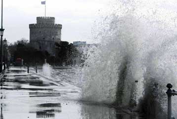 Για έντονα καιρικά φαινόμενα στο Θερμαϊκό προειδοποιεί το Λιμεναρχείο Θεσσαλονίκης
