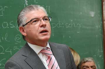 Για τα δικαιώματά τους ενημέρωσε μαθητές ο υφυπουργός Παιδείας