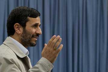 Τηλεοπτική συζήτηση με Ομπάμα και Μακέιν προτείνει ο Μαχμούντ Αχμαντινετζάντ