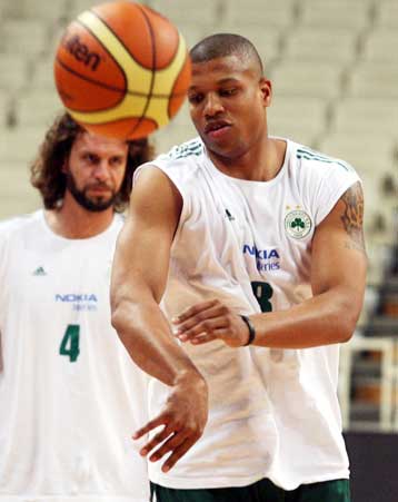 Προληπτικά εκτός προπόνησης ο Μπατίστ