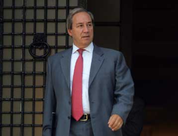 Ας μην εκλαμβάνουν κάποιοι τη στάση μου ως αδυναμία, δηλώνει ο Γ.Αλογοσκούφης