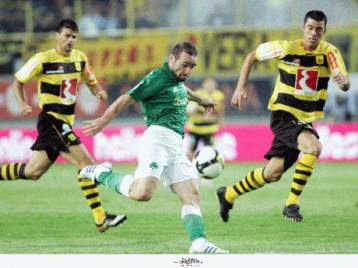 Δύο «πράσινες» σφαίρες στο κίτρινο… υποβρύχιο