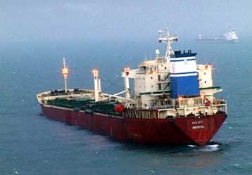 Νέα πειρατική επίθεση σε ελληνόκτητο πλοίο στα ανοιχτά της Σομαλίας