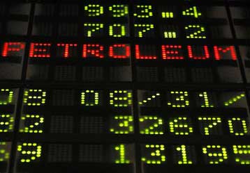 Πάνω από τα 107 δολάρια το βαρέλι ενισχύεται το αργό πετρέλαιο