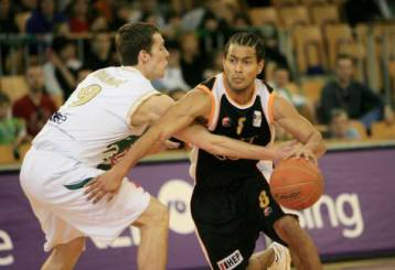 Ο Αμερικανός Τόνι Ακινς θα δοκιμαστεί από τον ΠΑΟΚ