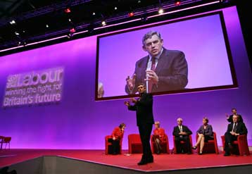 Δεν ασχολήθηκα με την πολιτική για να γίνω διάσημος, απαντά ο Μπράουν στους επικριτές