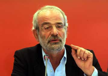 Σταματήστε την παραχώρηση του πιστωτικού συστήματος σε ιδιώτες, λέει ο Αλ.Αλαβάνος