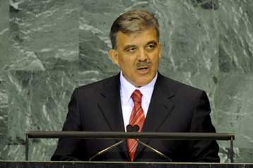 Επιμένει ο Αμπντουλάχ Γκιουλ στα συνιστώντα κράτη στην Κύπρο