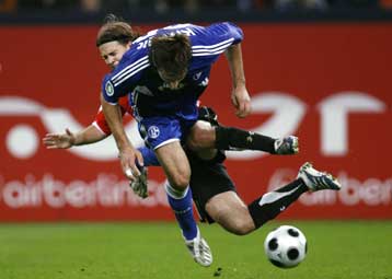 Σοκ για Αϊντραχτ και Κολονία, πρόκριση για Βέρντερ και Λεβερκούζεν