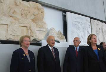 Την επιστροφή των Μαρμάρων ζήτησε από το Μουσείο Ακρόπολης ο Κάρολος Παπούλιας