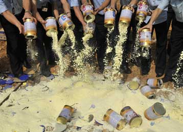 «Δεν έχουν εισαχθεί γάλα ή γαλακτοκομικά προϊόντα από την Κίνα», καθησυχάζει ο ΕΦΕΤ