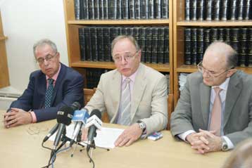 Κατάργηση οικονομικού απορρήτου για κρατικούς λειτουργούς, προτείνουν οι εισαγγελείς