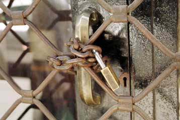 Κατεβάζουν ρολά τα εμπορικά καταστήματα στις 13 Οκτωβρίου