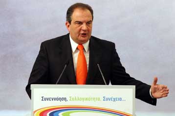 Αντιστροφή κλίματος και τιθάσευση ανταρτών το διπλό «στοίχημα» Καραμανλή στην ΚΕ